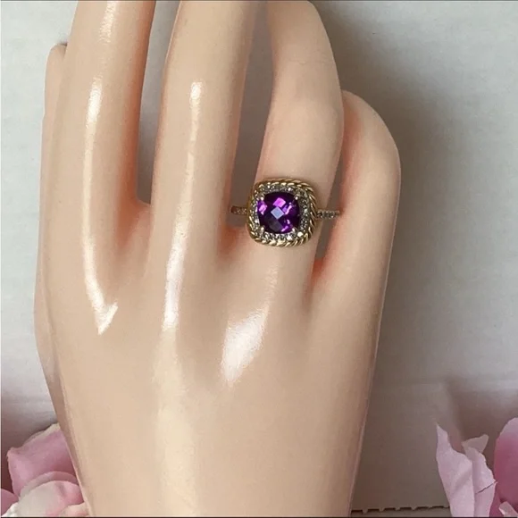 14k Amethyst and diamond ring. - Picture 1 of 1
